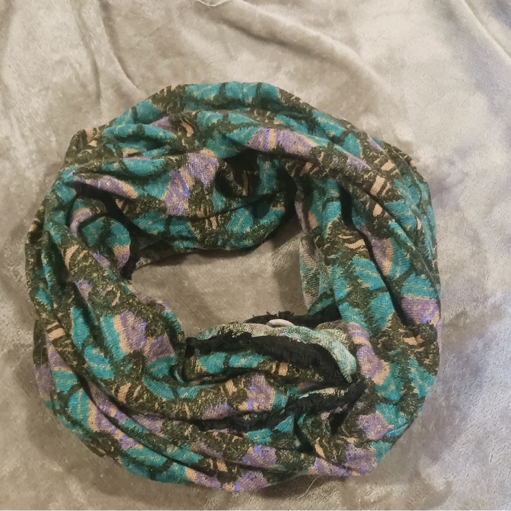Gorgeous Acrylic Infinity Scarf